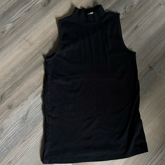 GAP Medium Sleeveless High Neck Tank Top - Picture 2 of 3